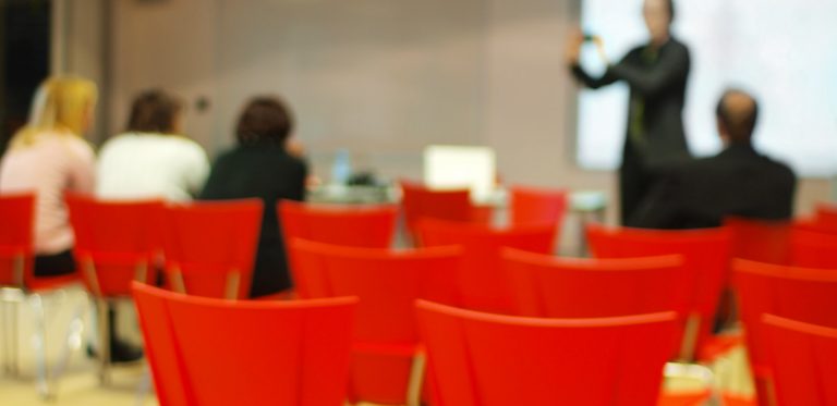 Header notre gouvernance : salle de r&eacute;union