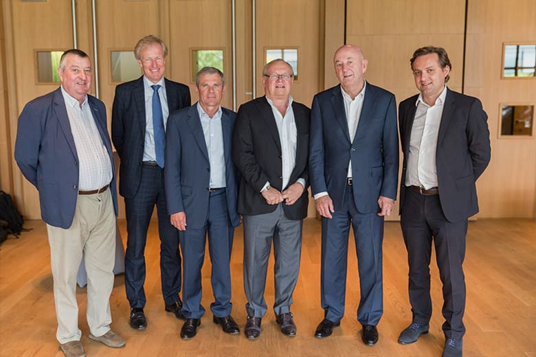 Le Conseil d'Administration de BAA, (de gauche a? droite) Erik Farlegni, Eric du Teilleul, Didier Ferre?, Roland Beaumanoir (pre?sident de BAA), Christian Roulleau, Jean-Baptiste Gouin