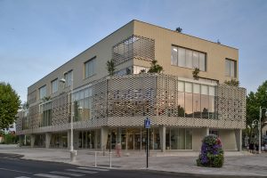 b&acirc;timent multifonctionnel